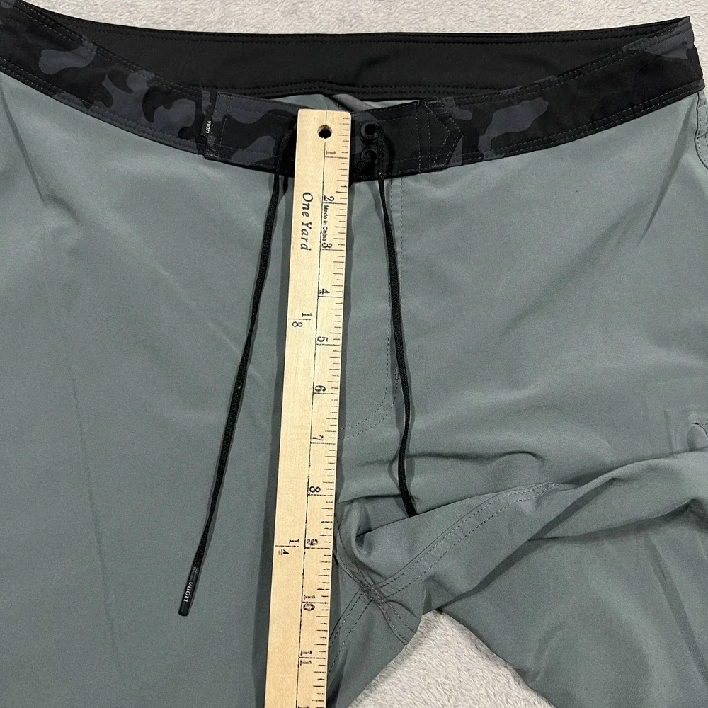 Vuori Infinity Board Shorts Mens 30 Swim Trunks Green V383 Beach Surf Athletic